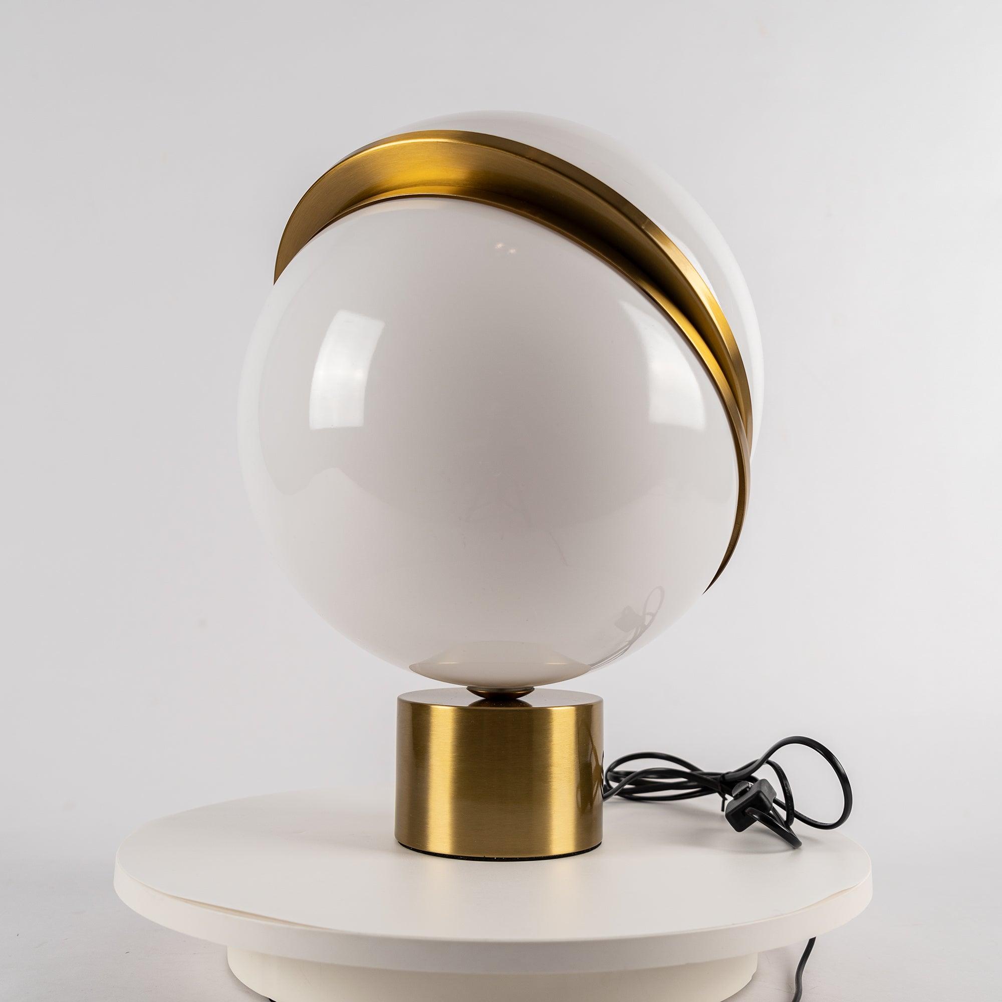 Crescent Table Lamp - Cueteks