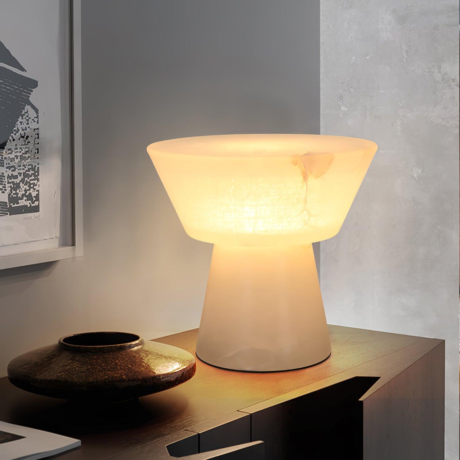 Beta Marble Table Lamp - Cueteks