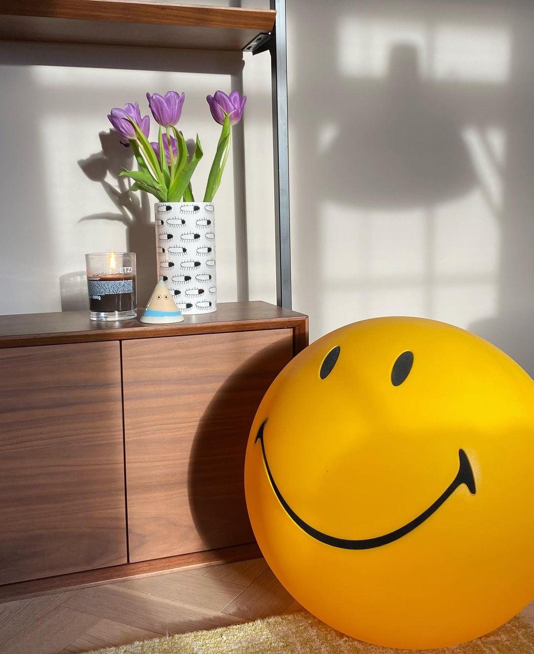 Smiling Table Lamp - Cueteks