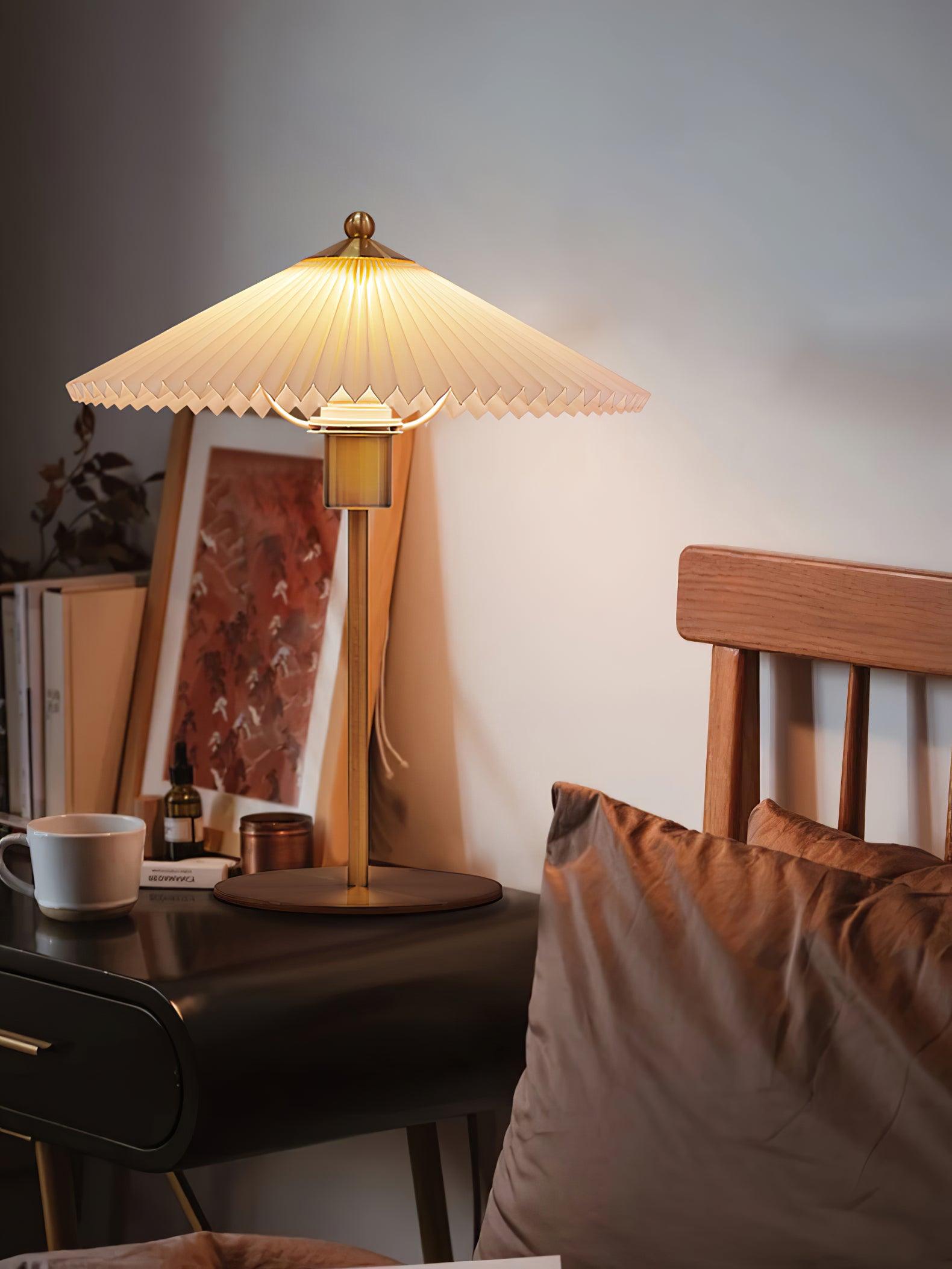 Perla Pleated Table Lamp - Cueteks