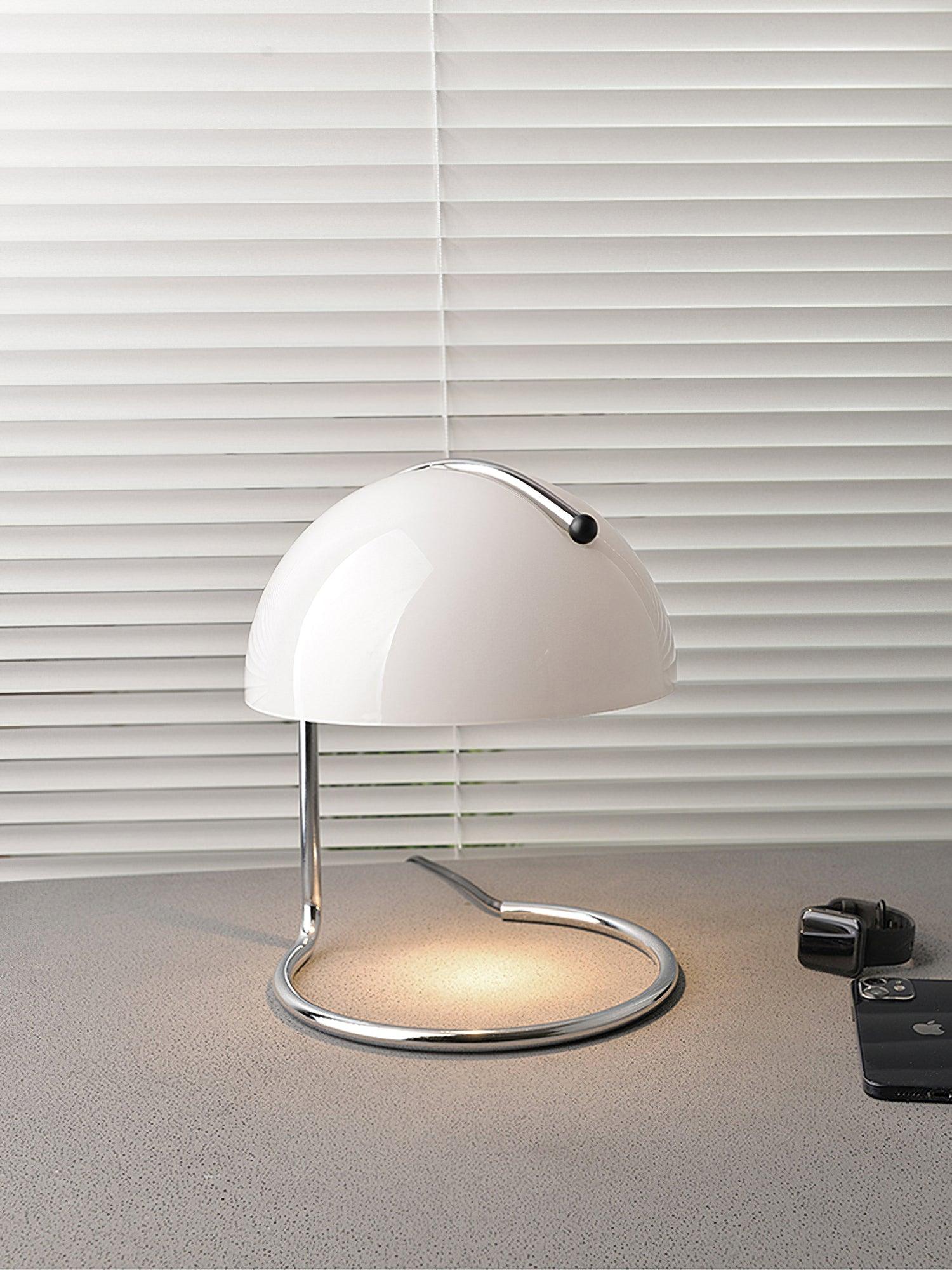 Pierre Table Lamp - Cueteks
