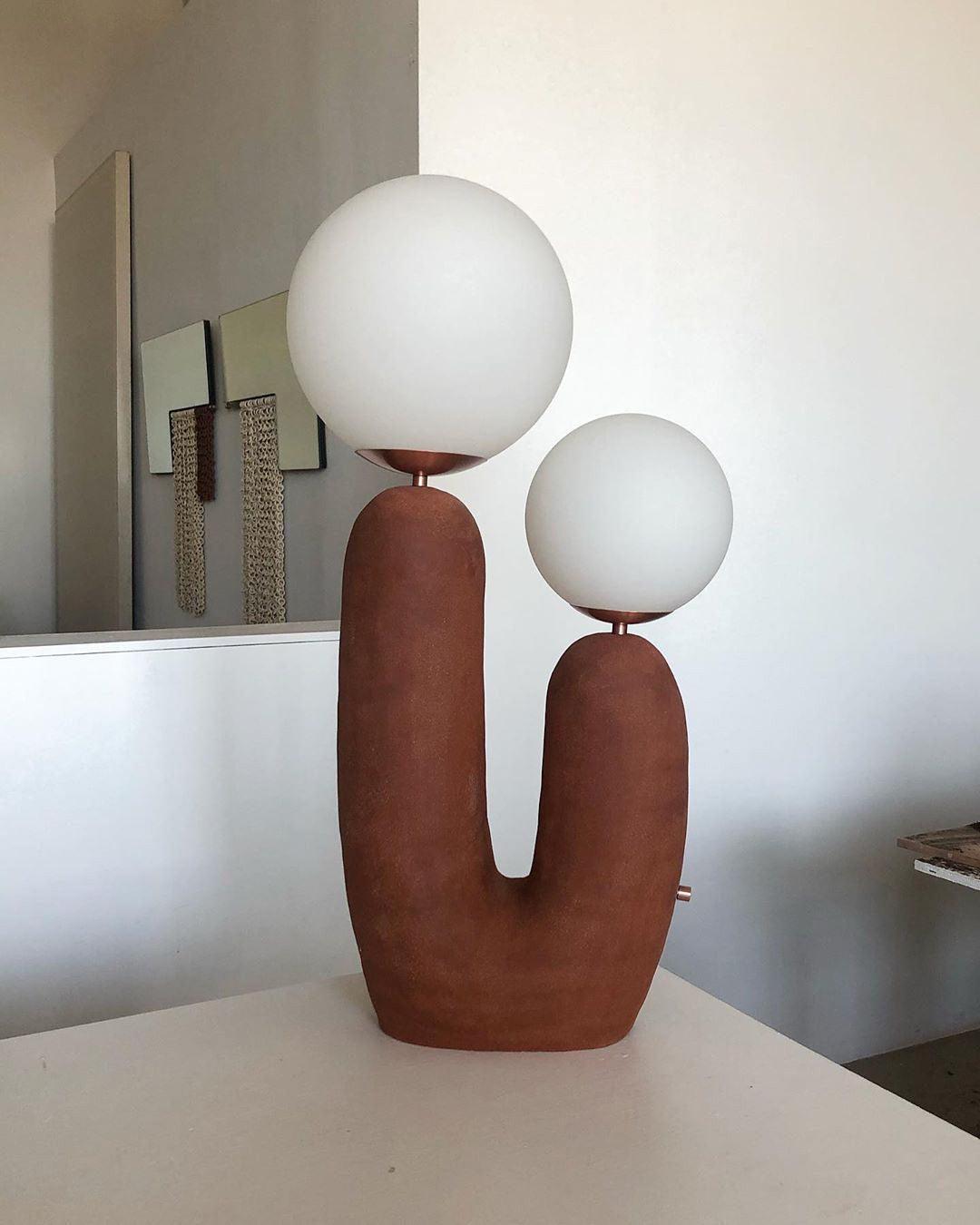 Oo Smooth Table Lamp - Cueteks