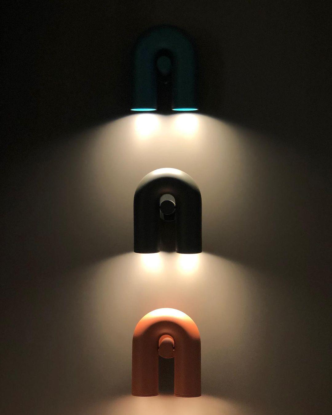 Cirkus U-shaped LED wall lamp