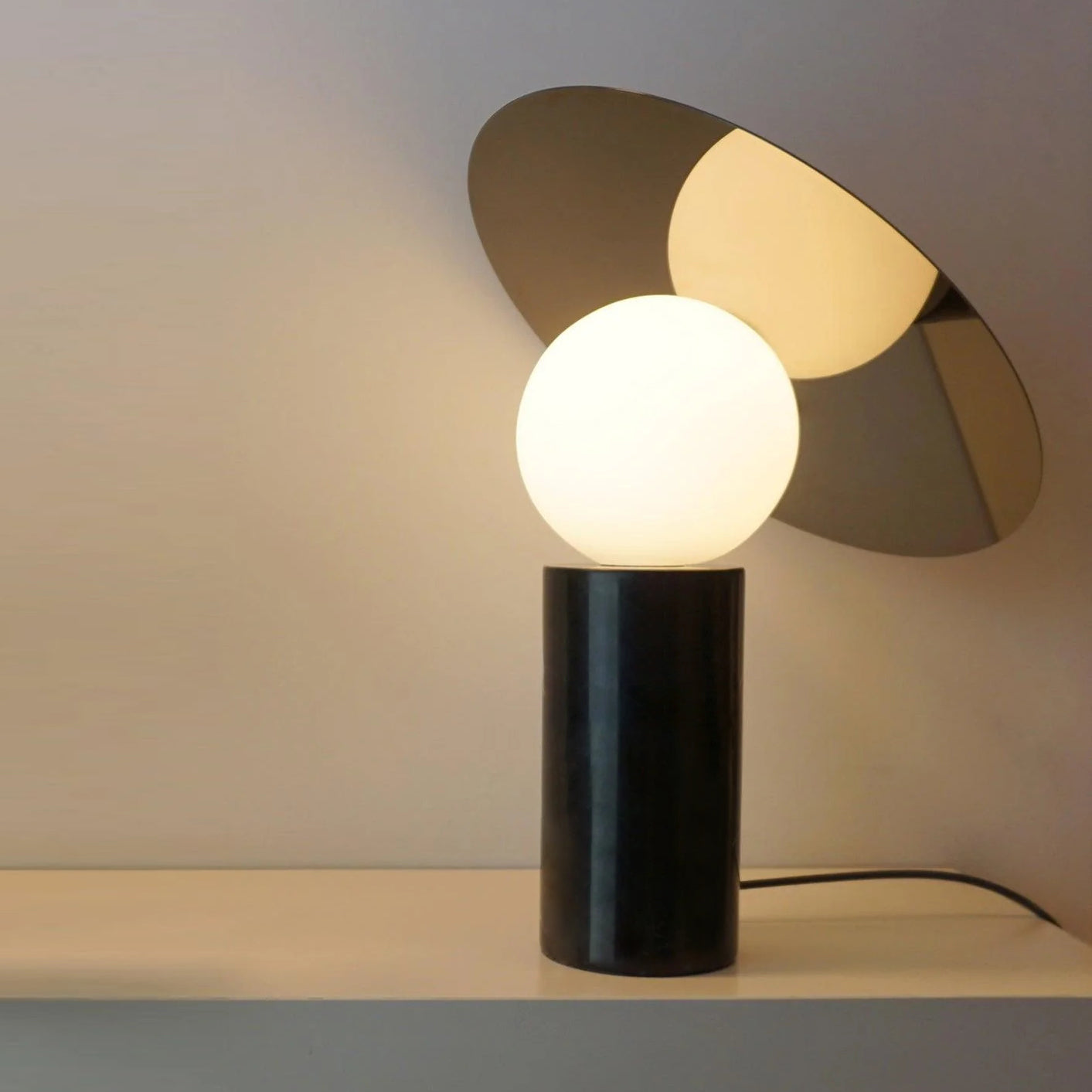 Bola Disc Table Lamp - Cueteks