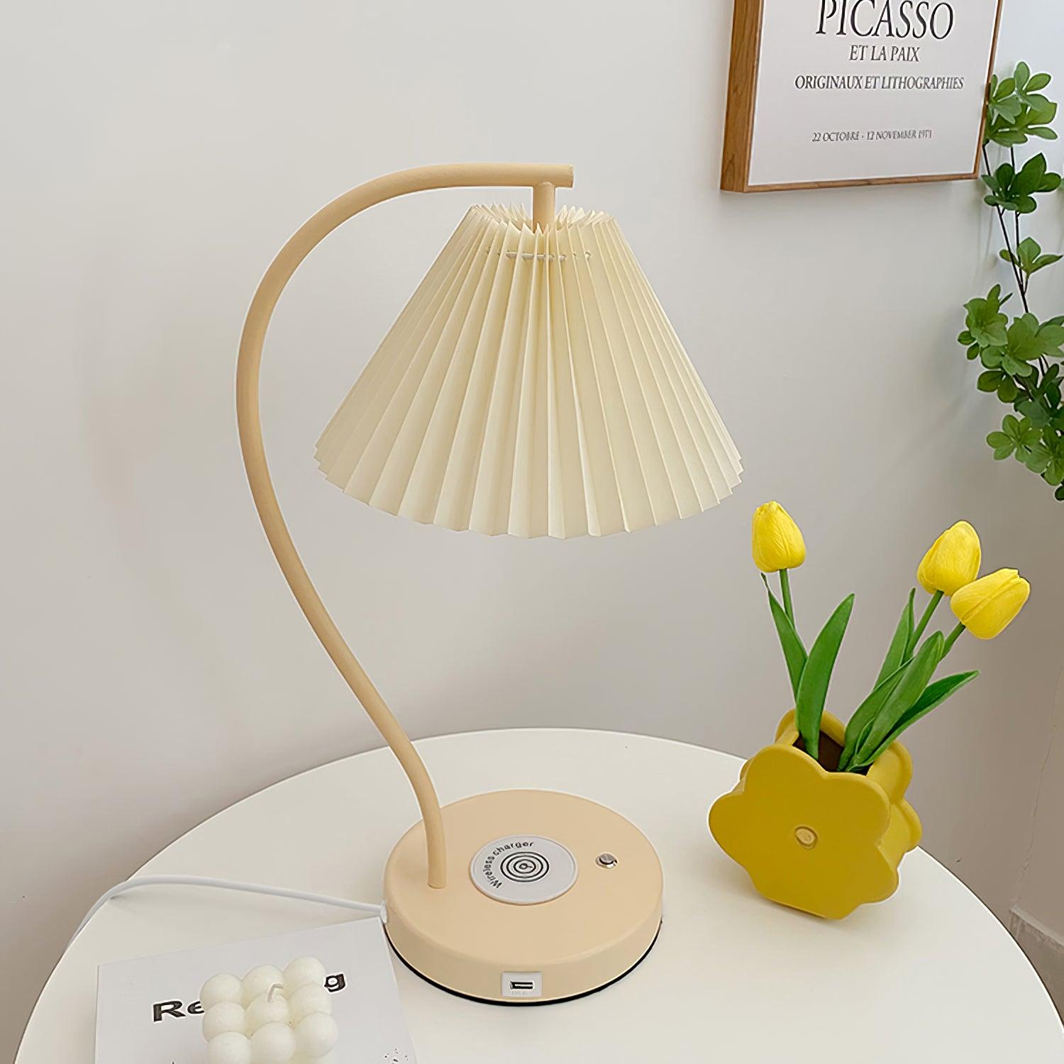 Crescini Pleated Table Lamp - Cueteks