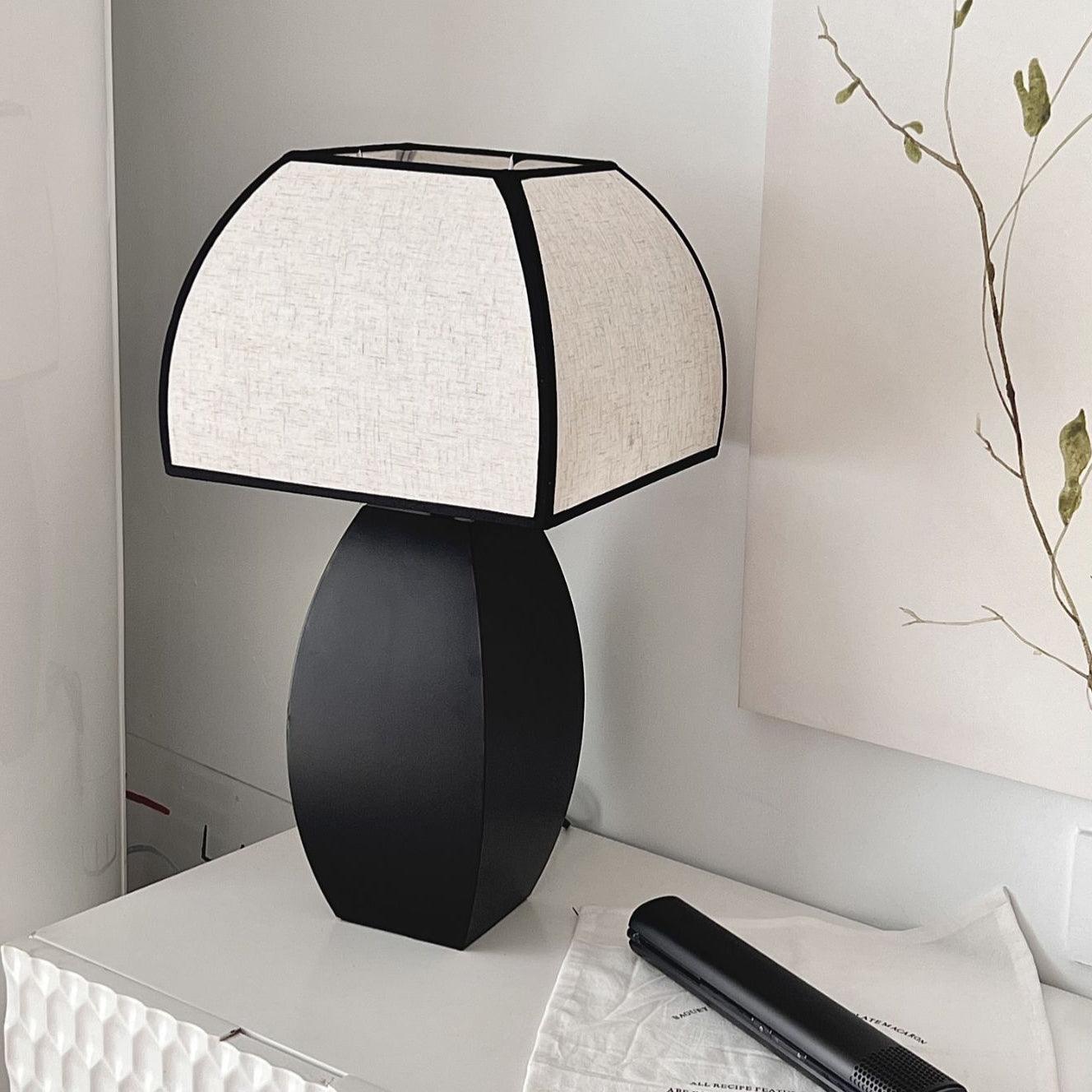 Javier Black Table Lamp - Cueteks