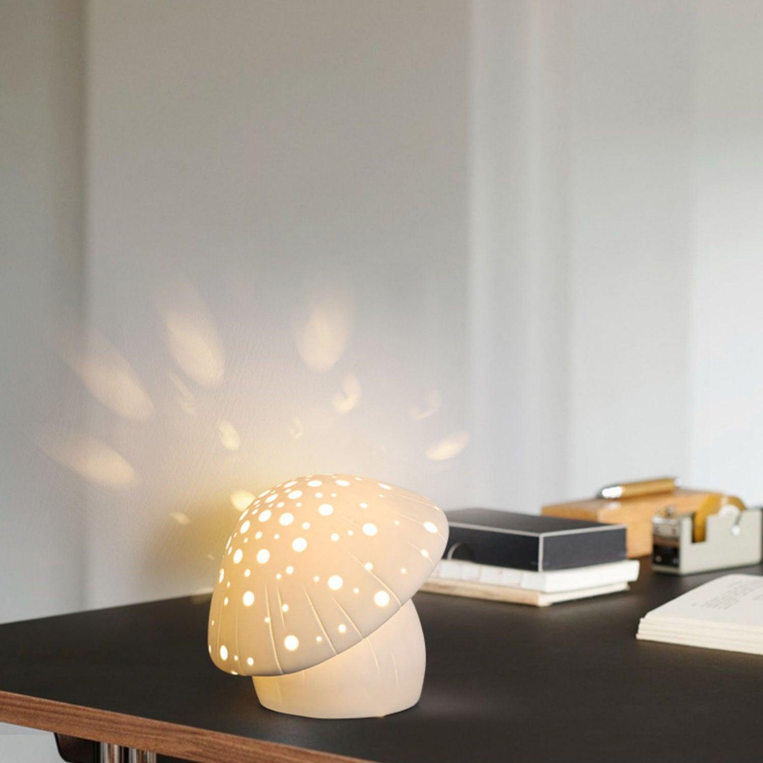 Fungo White Table Lamp - Cueteks