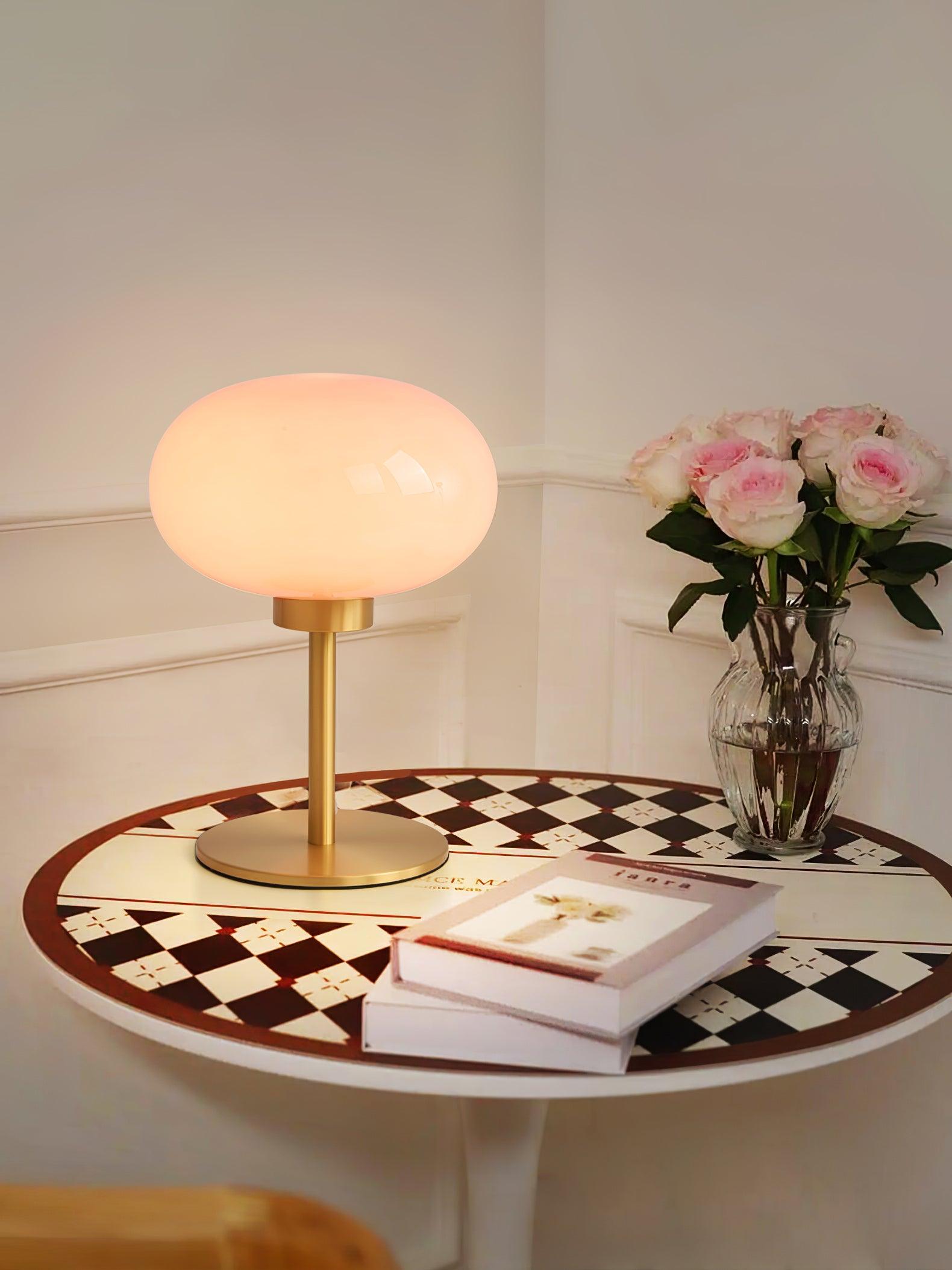 Marshmallow Brass Table Lamp - Cueteks