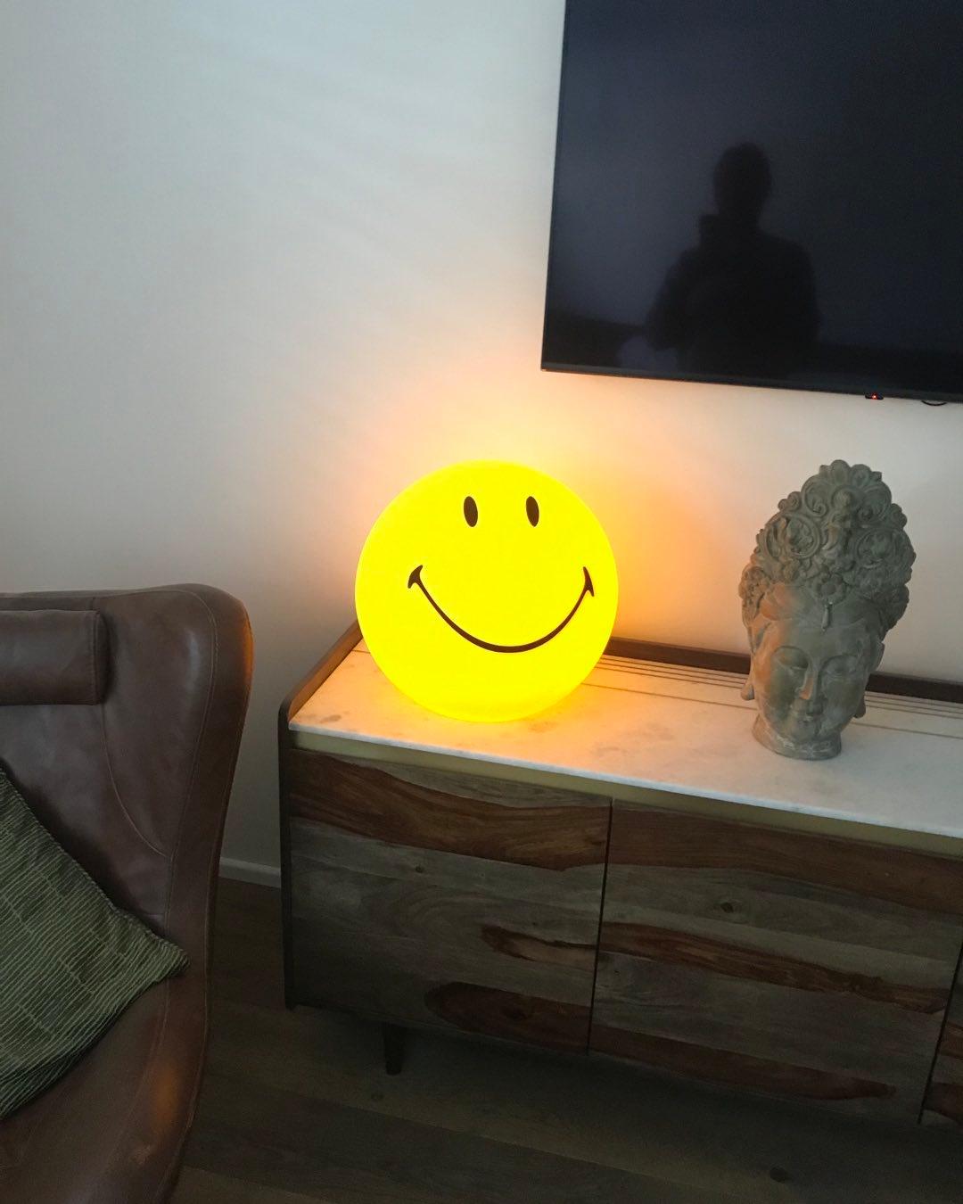 Smiling Rechargeable Built-in Battery Table Lamp - Cueteks