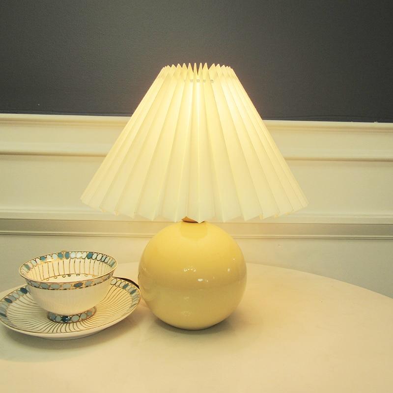 Ozawa Vintage Nachttischlampe, Creme/Beige/Weiß, Rattan/Holz/Keramik - Cueteks