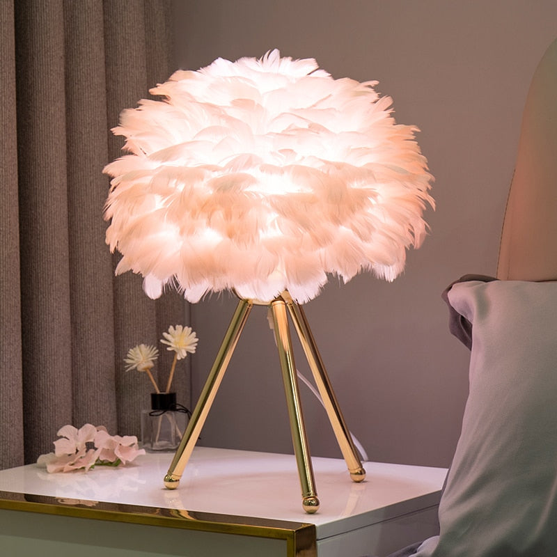 O'Moore Boho Design LED Stehlampe Weiß/Rosa/Grau/Dunkelrosa Wohn/Schlafzimmer Metall/Feder - Cueteks
