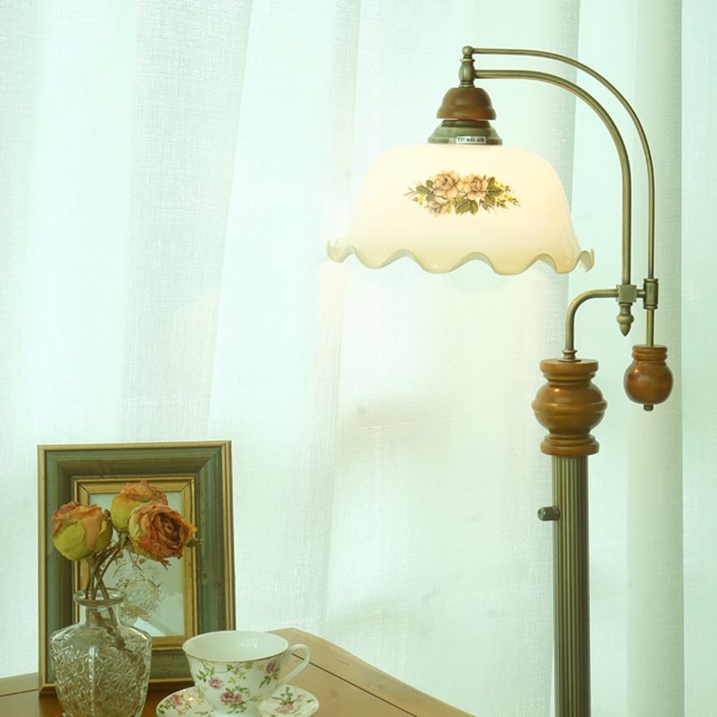 Morandi Retro Lotus Flower Shaped Metal Glass Floor Lamp - Cueteks