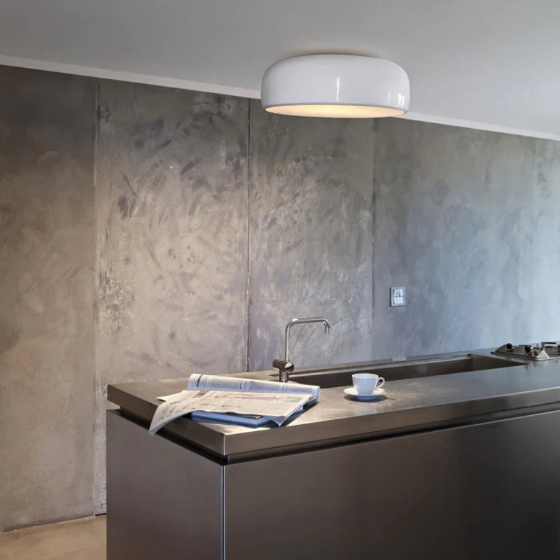 Milk-white Morandi ceiling light above a kitchen island