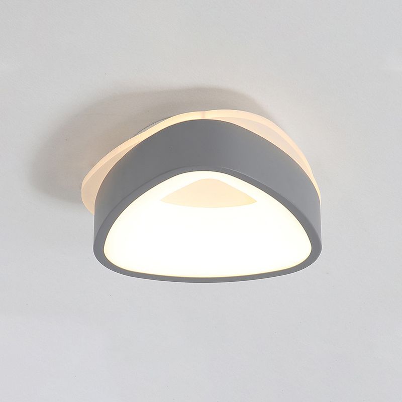 Underside of gray Quinn Style B rounded triangular light