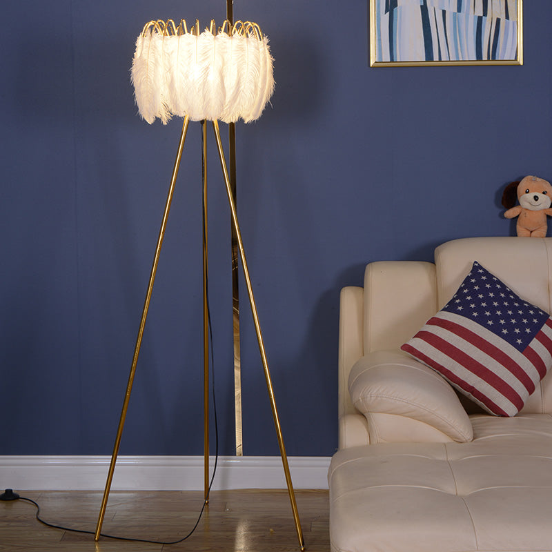 O'Moore Artistic Tripod Feather Floor Lamp, White - Cueteks