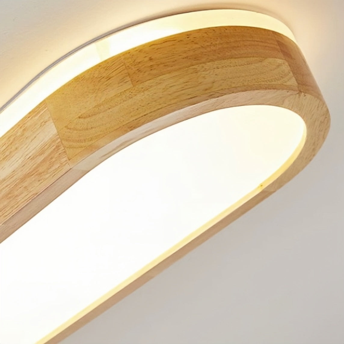 Ozawa wood grain, upper glowing edge and acrylic diffuser close-up