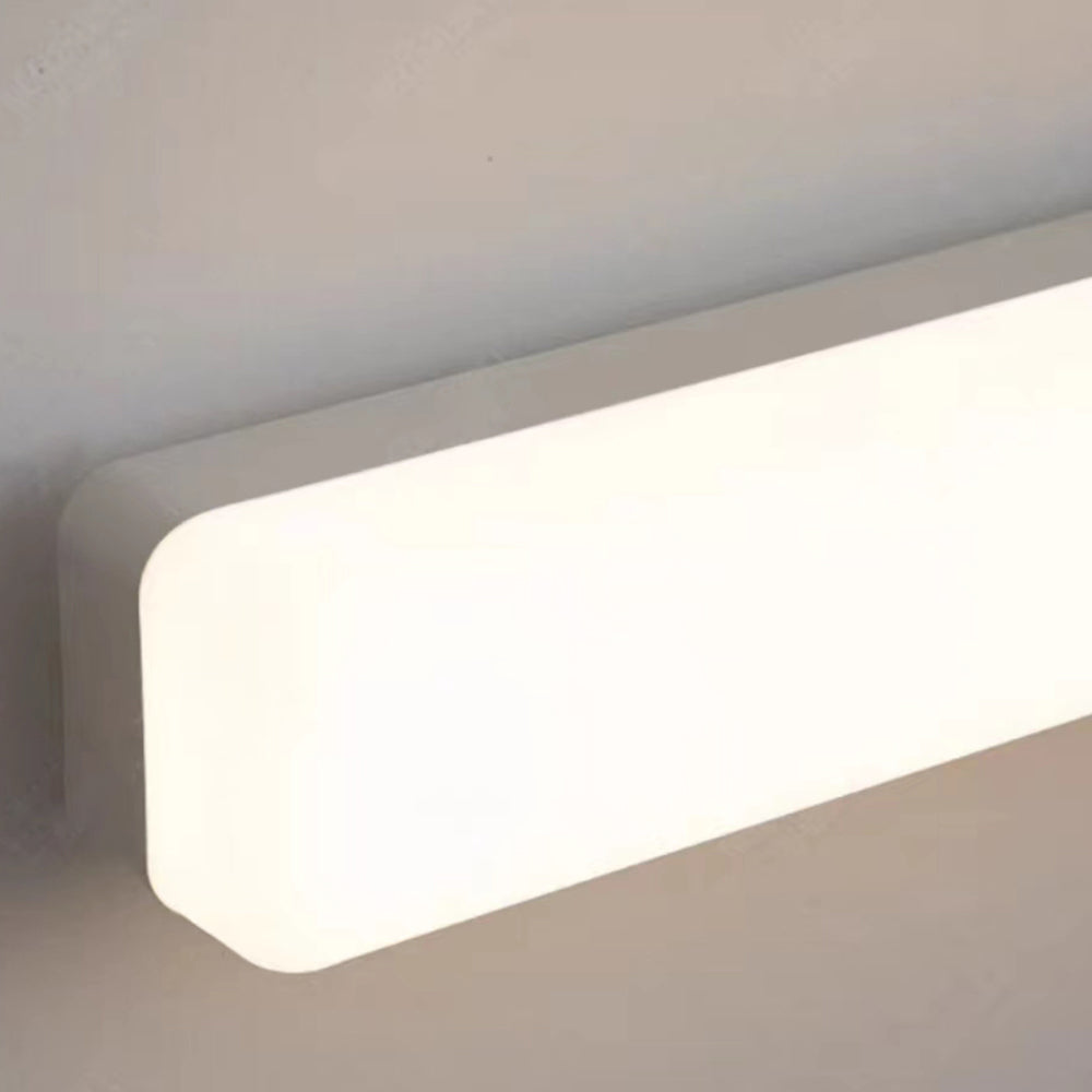 Rounded end detail of the Edge white bar light