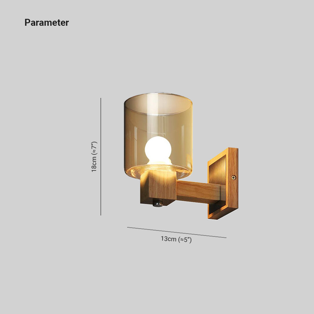 Eryn size drawing showing 18 cm vertically and a 13 cm label beneath an oblique wood-and-glass fixture view