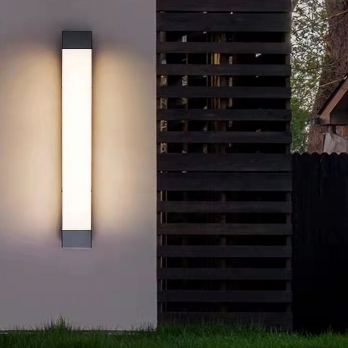 Orr Minimalist Linear Metal Outdoor Wall Lamp, Black - Cueteks