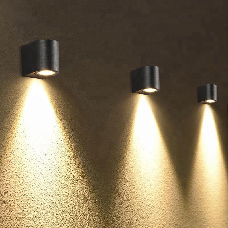 Orr Minimalist Metal Square Outdoor Wall Lamp, Black - Cueteks