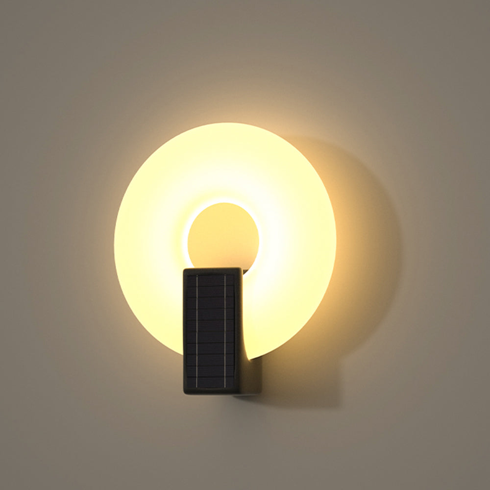 Isaac Modern Metal/Acrylic Solar Waterproof Outdoor Wall Lamp, Black/White - Cueteks