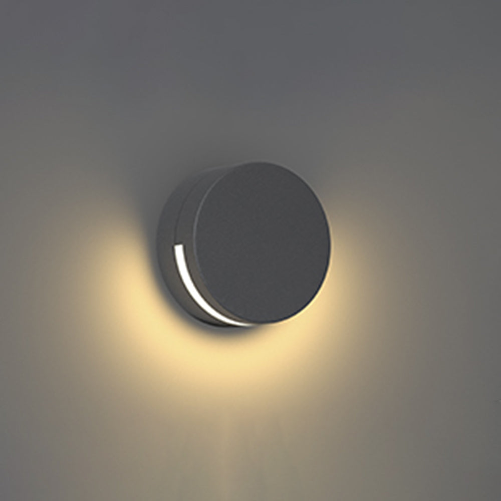 Orr Modern Minimalist Round Metal/Glass Waterproof Outdoor Wall Lamp, Black - Cueteks