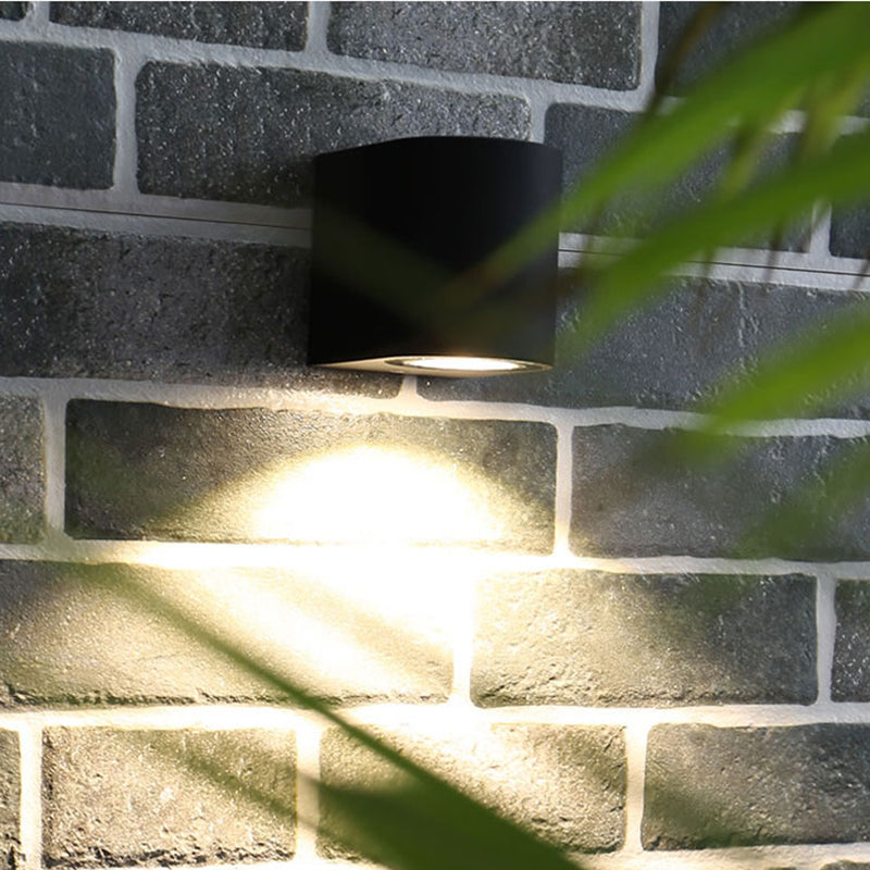 Orr Minimalist Metal Square Outdoor Wall Lamp, Black - Cueteks