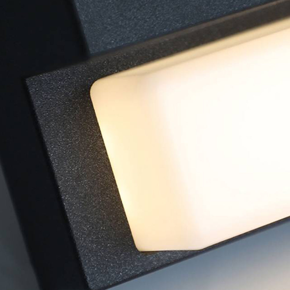 Orr Minimalist Solar Linear Acrylic Outdoor Wall Lamp, Black - Cueteks