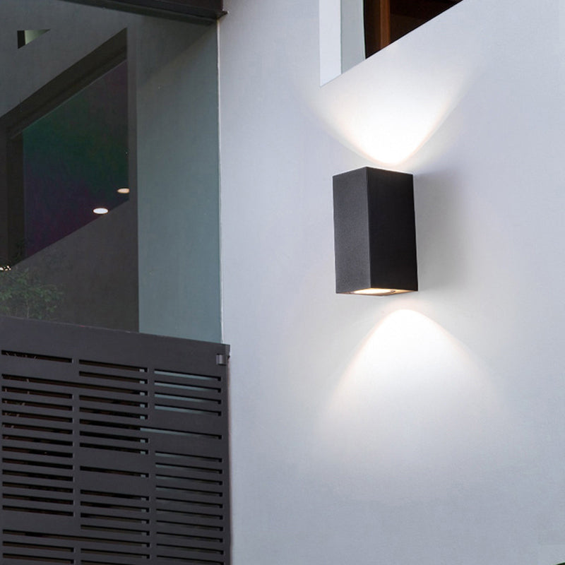 Orr Minimalist Metal Square Outdoor Wall Lamp, Black - Cueteks
