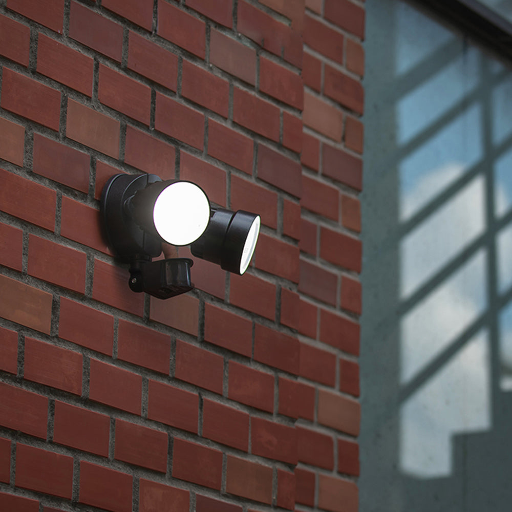 Orr Modern Camera Shape Metal/Acrylic Outdoor Waterproof Wall Lamp Spotlight, Black - Cueteks