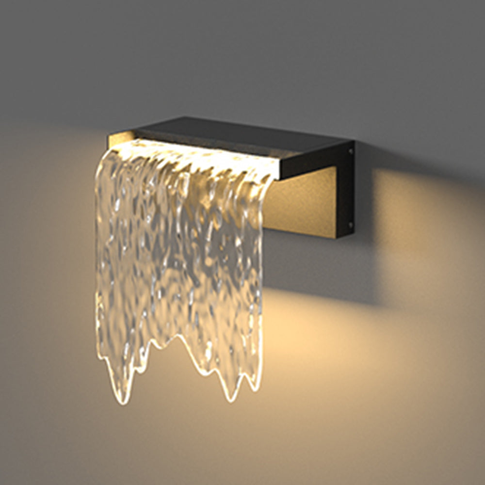 Isaac Modern Minimalist Metal/Acrylic Solar Waterproof Outdoor Wall Lamp, Black - Cueteks
