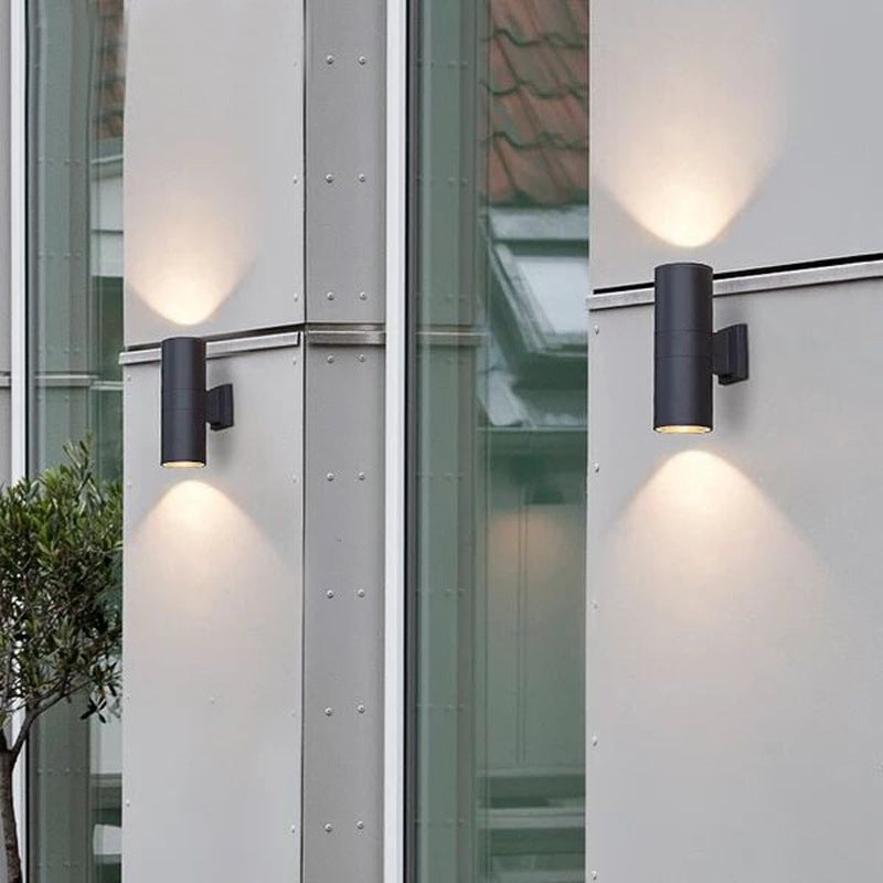 Orr Minimalist Metal Double-headed Outdoor Wall Lamp, Black - Cueteks