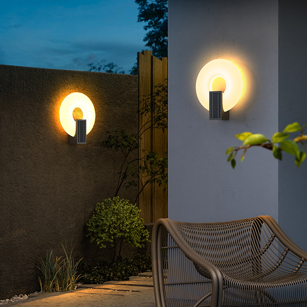 Isaac Modern Metal/Acrylic Solar Waterproof Outdoor Wall Lamp, Black/White - Cueteks