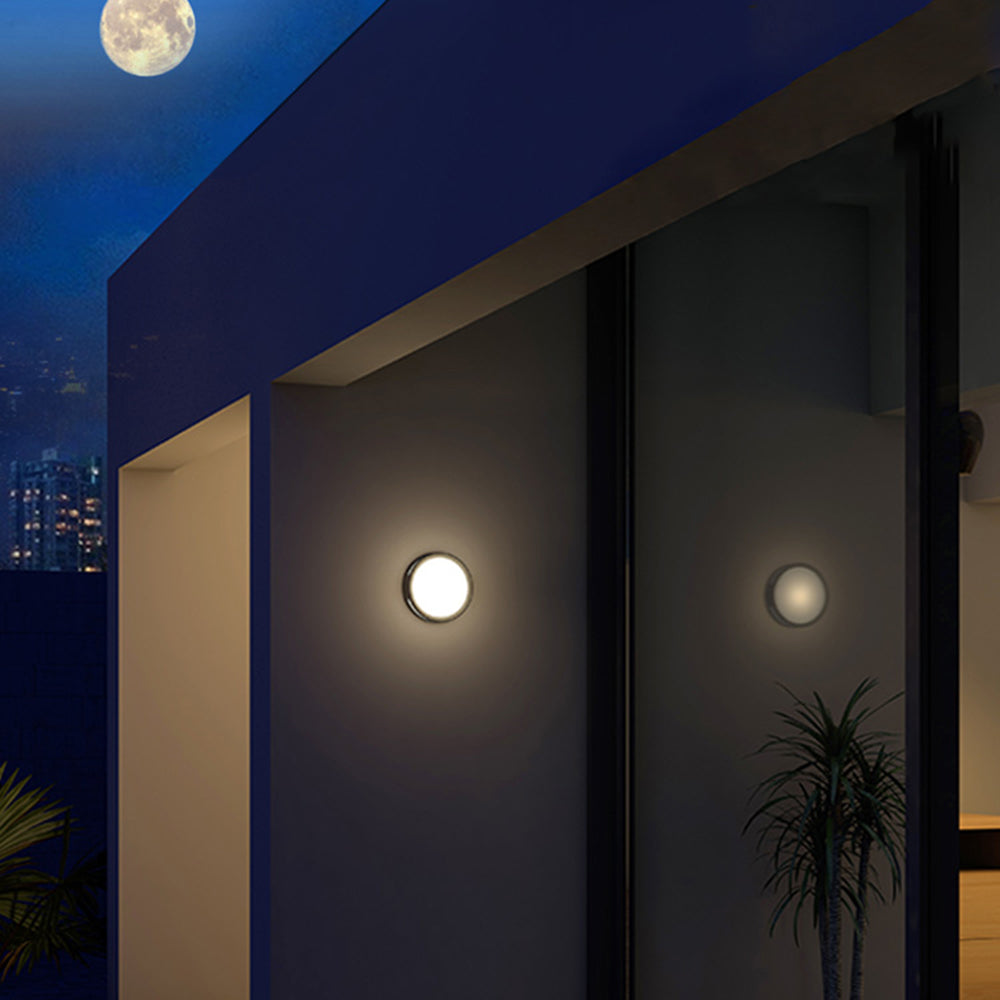 Orr Modern Round Metal/Acrylic Outdoor Waterproof Wall Lamp, Black - Cueteks