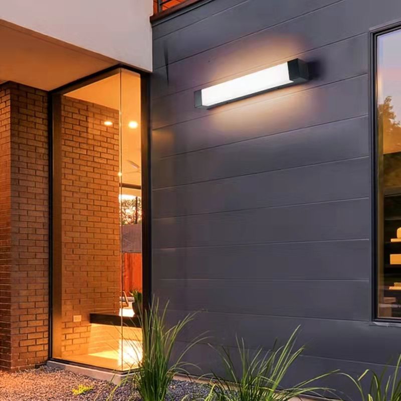 Orr Minimalist Linear Metal Outdoor Wall Lamp, Black - Cueteks