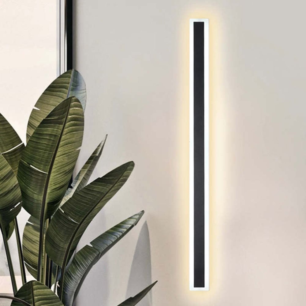 Edge Radiance Linear Metal LED Outdoor Wall Lamp, Black/White - Cueteks