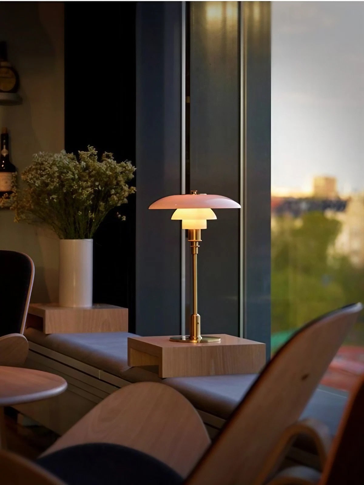 Contemporary Danish Disc Metal Table Lamp for Bedroom - Cueteks