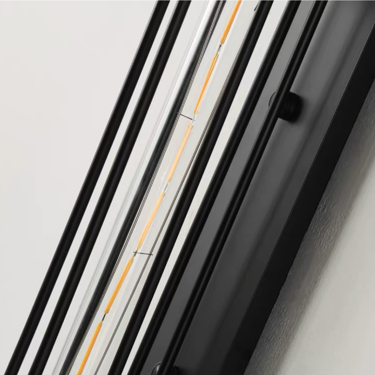 Close view of the Orr long light element, glass and cage rods