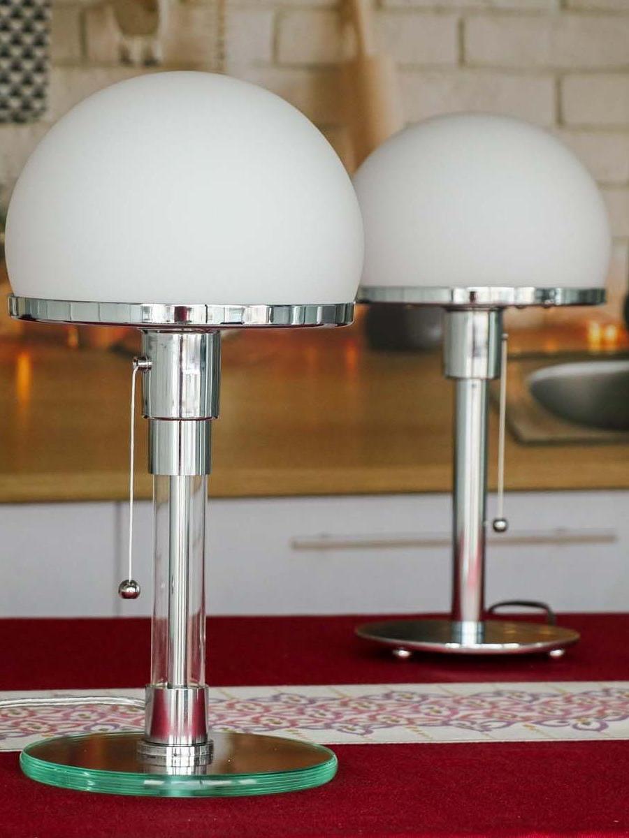 Minimalist Metal and Glass Bauhaus LED Table Lamp - Cueteks