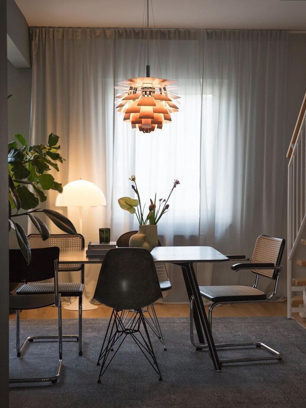 Mid-Century Acrylic Panthella Floor Lamp in White - Cueteks