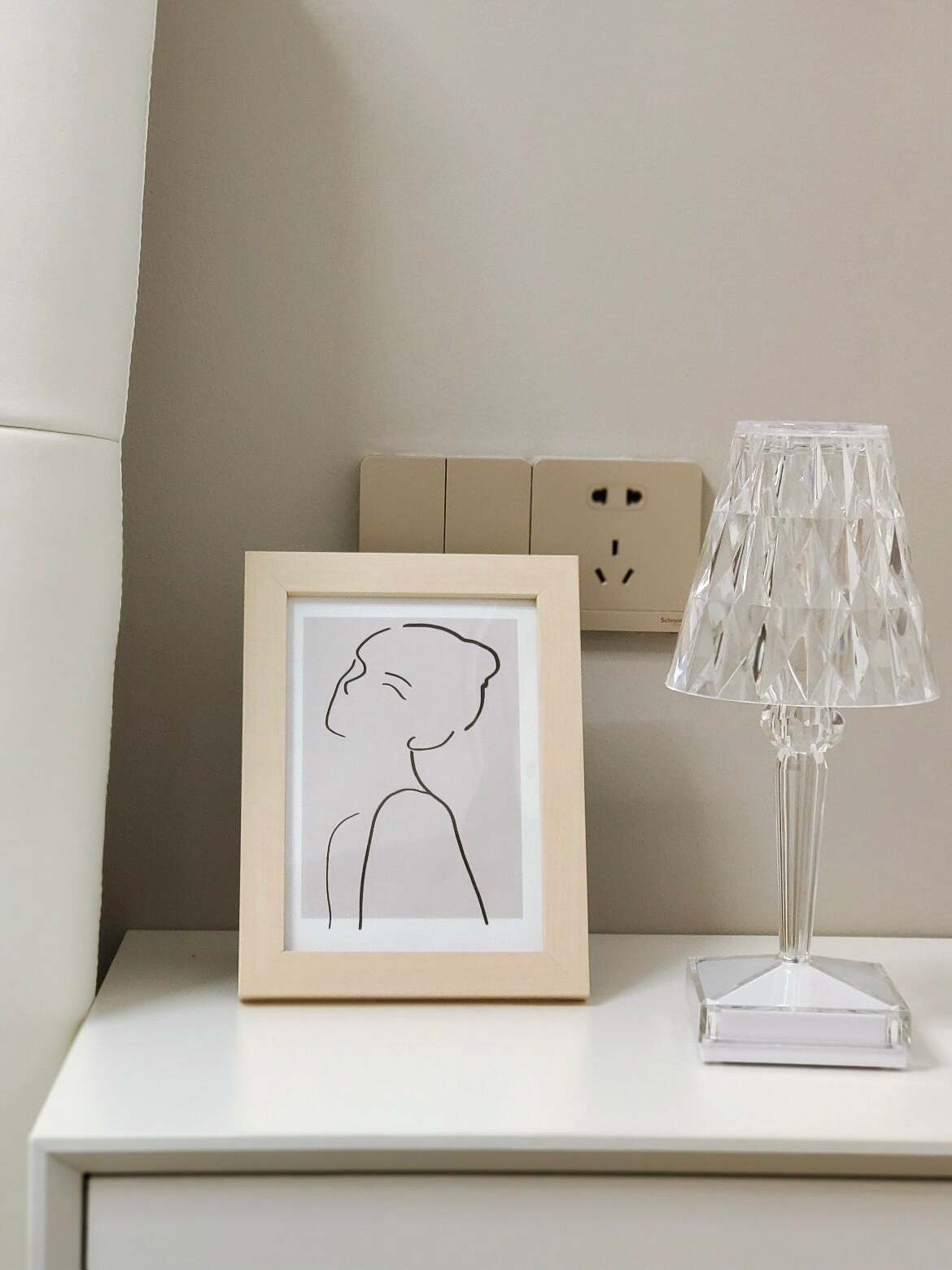 Sparkle Acrylic Battery Table Lamp for Ambiance - Cueteks