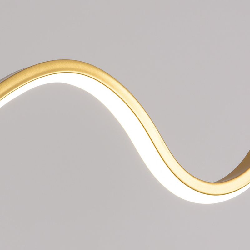 Gold-toned wave bend with a pale continuous light strip