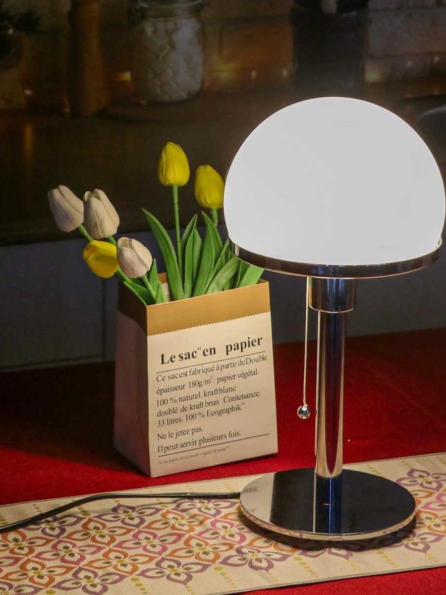 Minimalist Metal and Glass Bauhaus LED Table Lamp - Cueteks