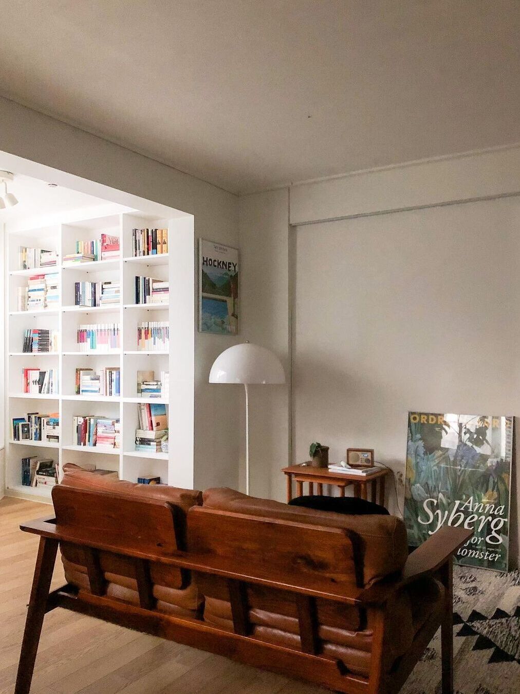 Mid-Century Acrylic Panthella Floor Lamp in White - Cueteks