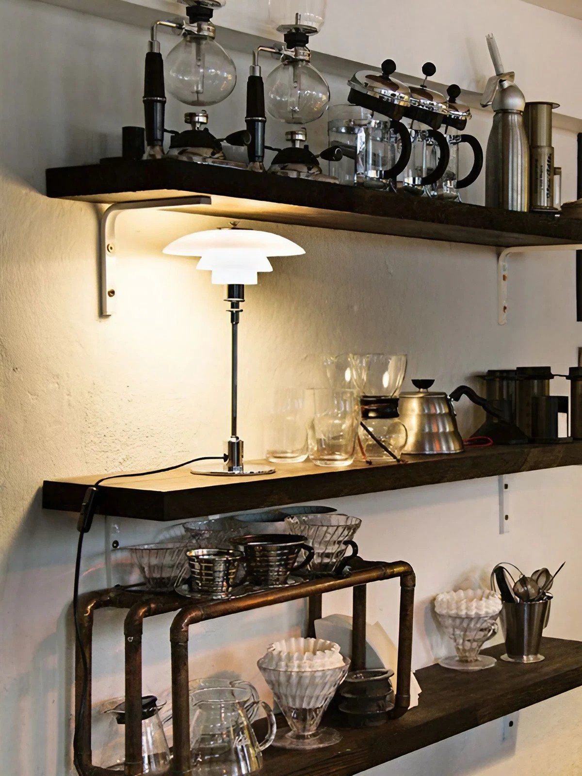 Contemporary Danish Disc Metal Table Lamp for Bedroom - Cueteks