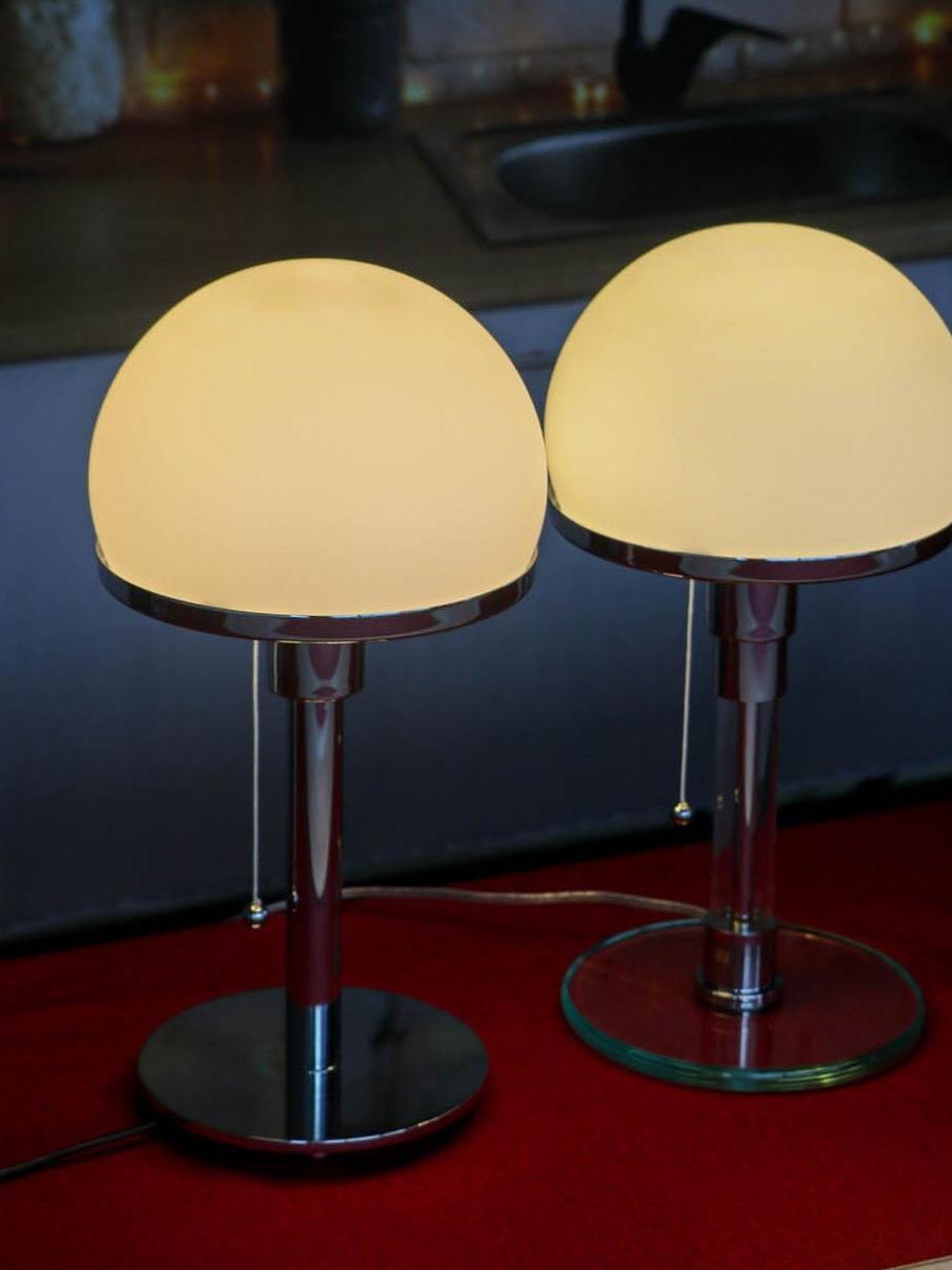 Minimalist Metal and Glass Bauhaus LED Table Lamp - Cueteks