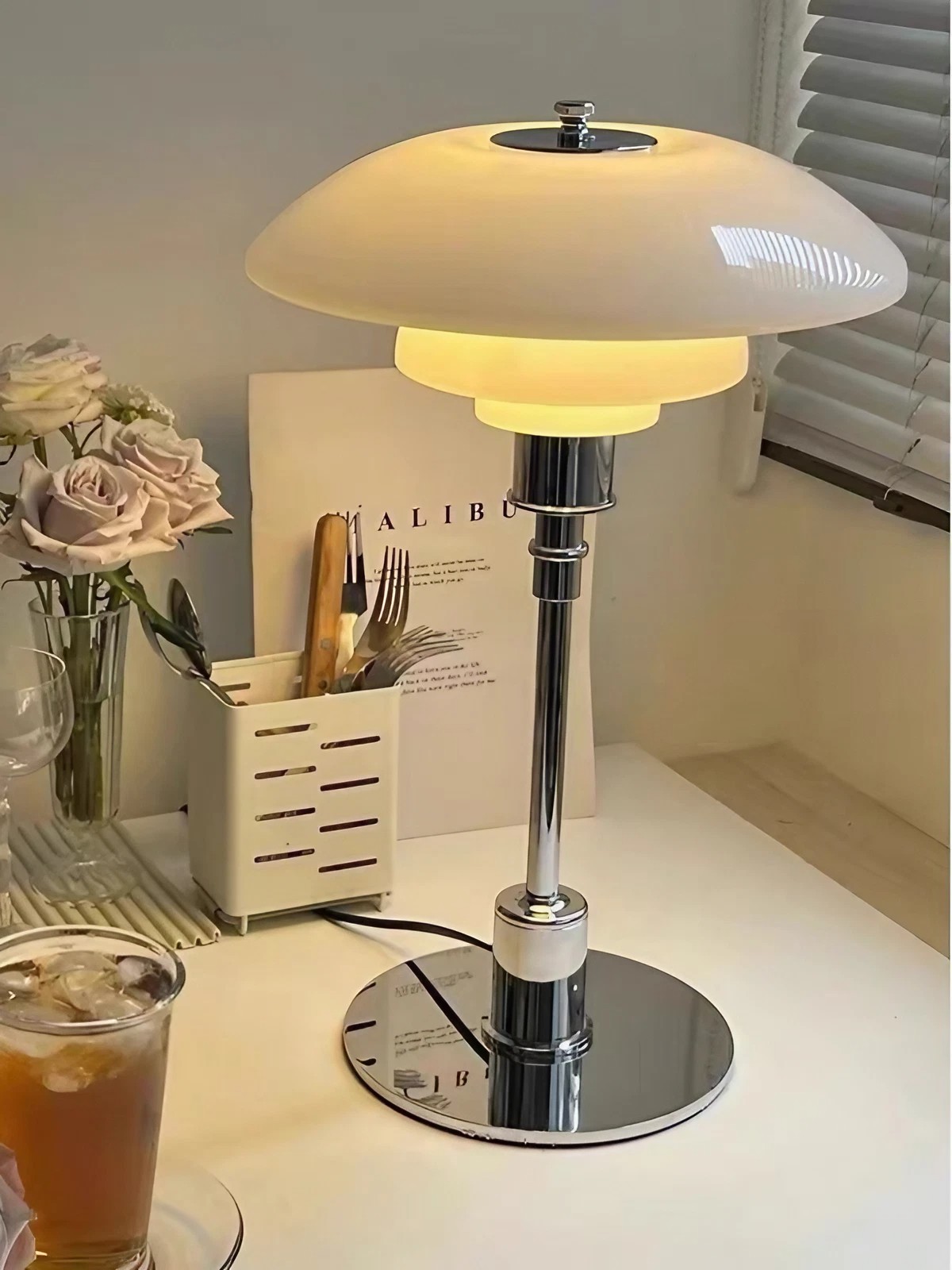 Contemporary Danish Disc Metal Table Lamp for Bedroom - Cueteks