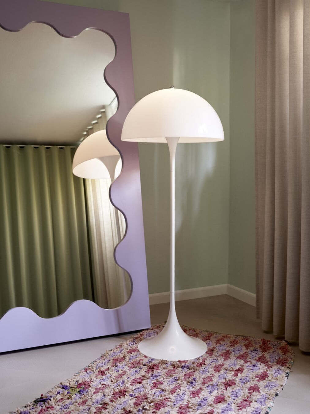 Mid-Century Acrylic Panthella Floor Lamp in White - Cueteks