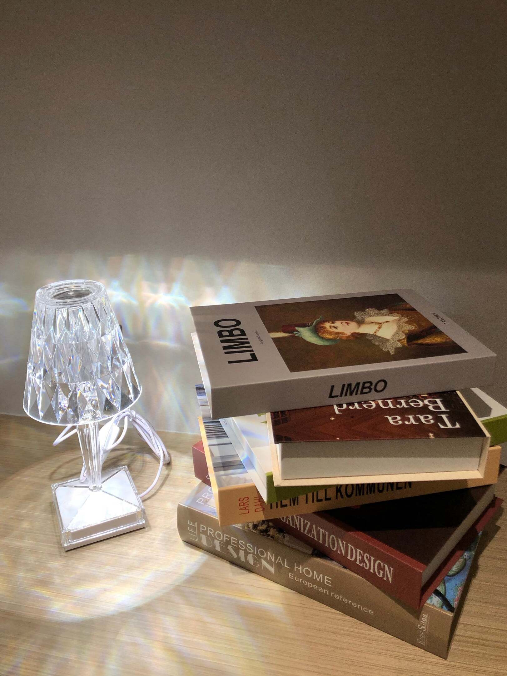 Sparkle Acrylic Battery Table Lamp for Ambiance - Cueteks