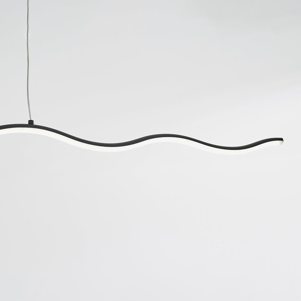 Close black wave profile and continuous white light face with suspension fitting